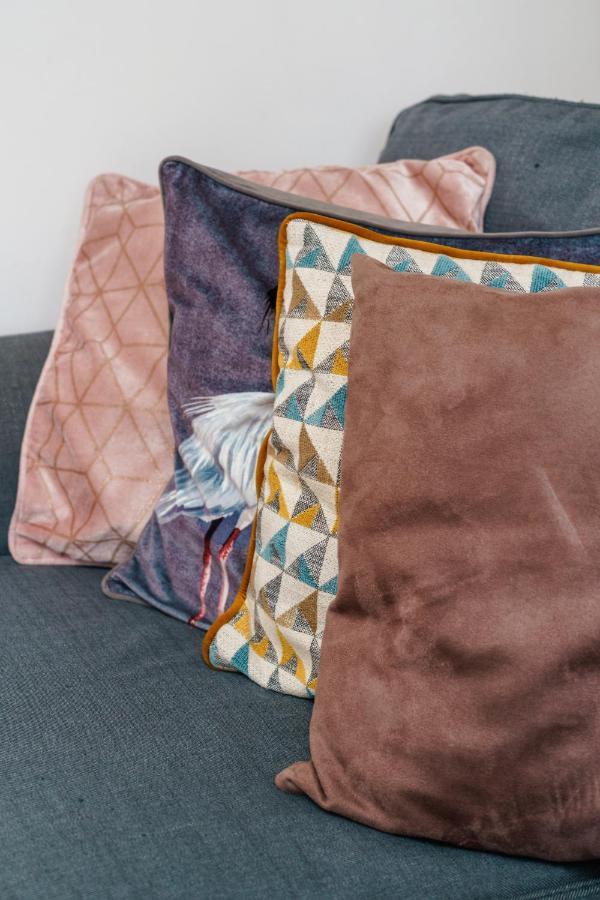 Cosy Flat Right Opp Tube Station * Лондон