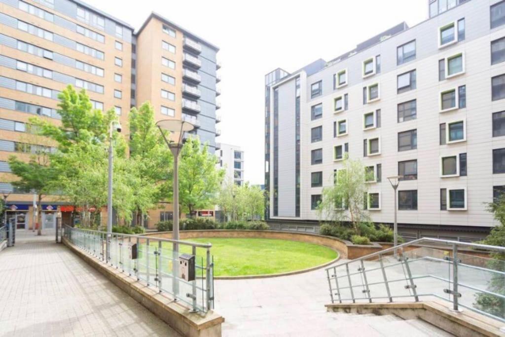 Апартаменты Cosy Flat Right Opp Tube Station